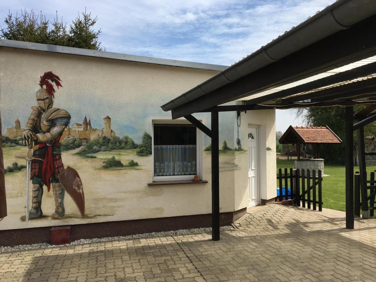 Schoener Ferienbungalow Umgeben Von Natur Und Nicht Weit Zur Ostsee Neubukow Luaran gambar