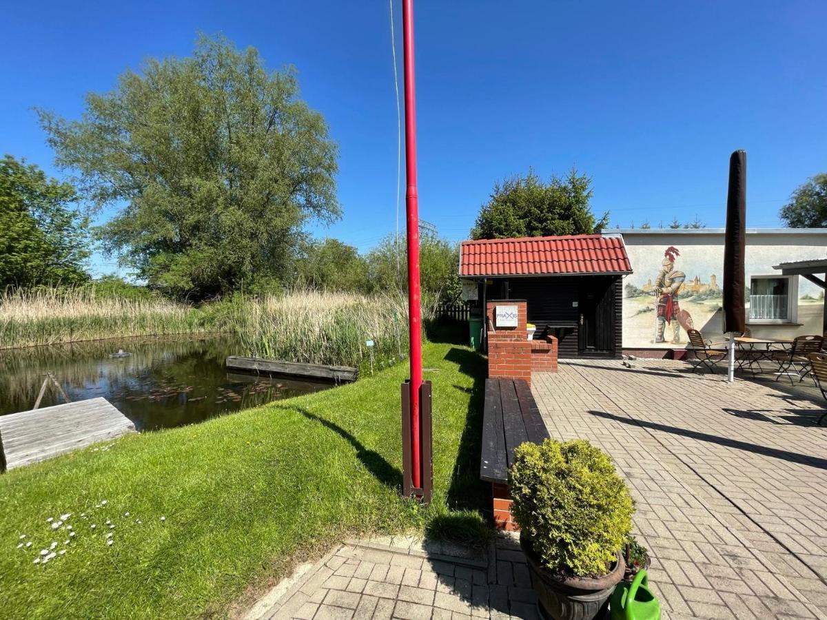 Schoener Ferienbungalow Umgeben Von Natur Und Nicht Weit Zur Ostsee Neubukow Luaran gambar
