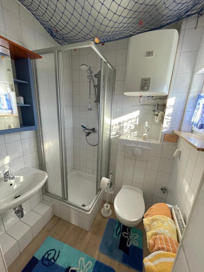 Schoener Ferienbungalow Umgeben Von Natur Und Nicht Weit Zur Ostsee Neubukow Luaran gambar