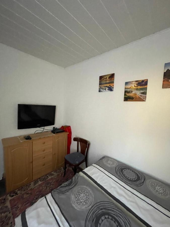 Schoener Ferienbungalow Umgeben Von Natur Und Nicht Weit Zur Ostsee Neubukow Luaran gambar